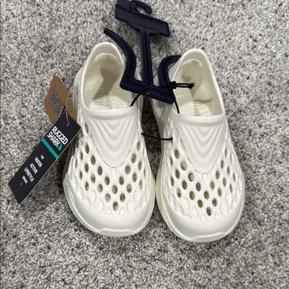 Rugged Shark Kids white Water Shoes